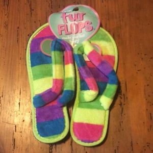 Free with bundle! Fur flops
